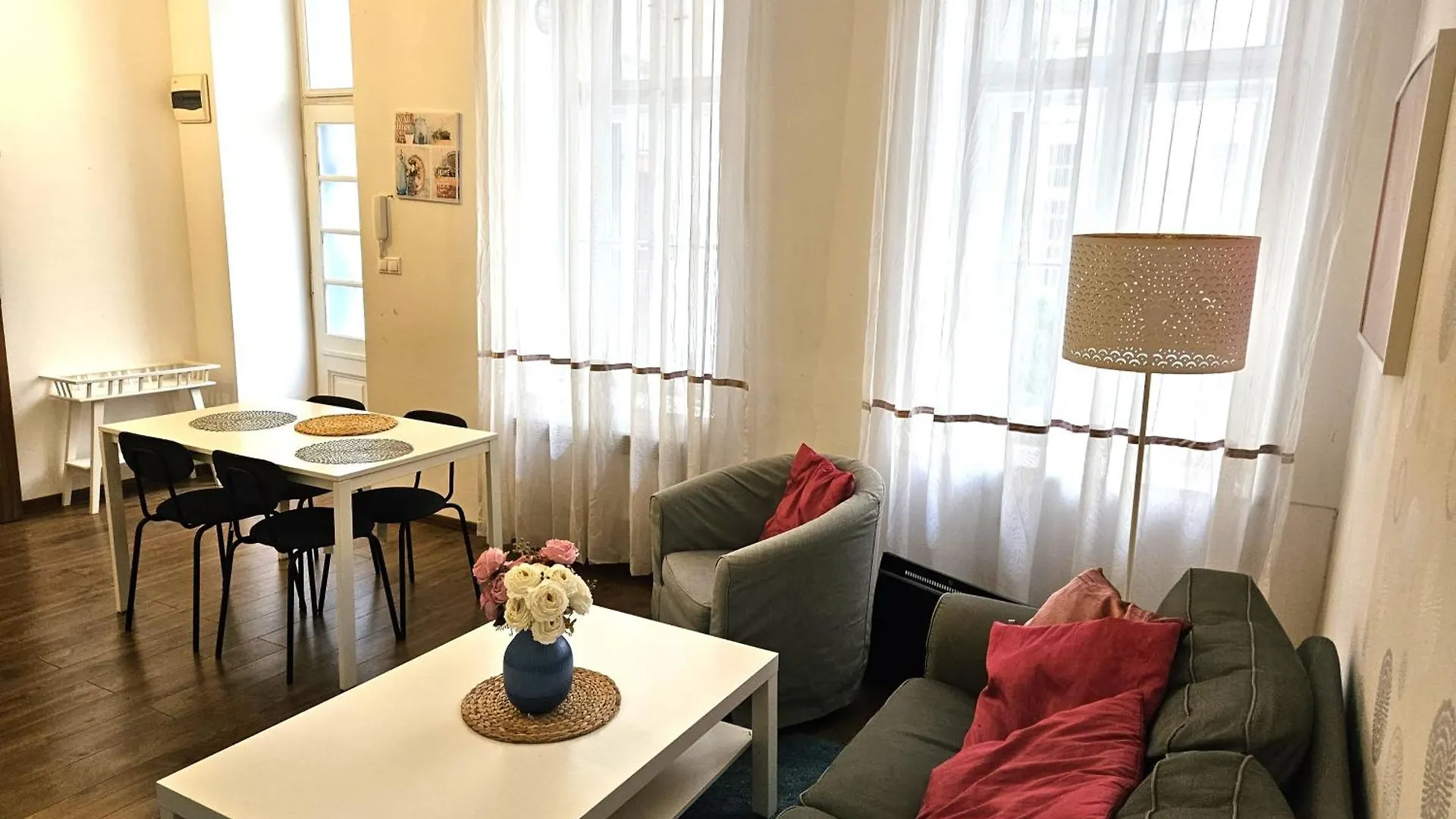 Modern 2 Bedrooms Flat In The Center Budapest